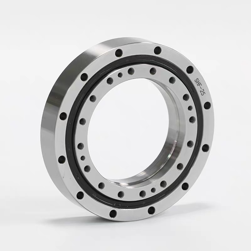 SHF-20 / SHG-20 cross roller bearing product view showing the rings, central opening and flange interfaces